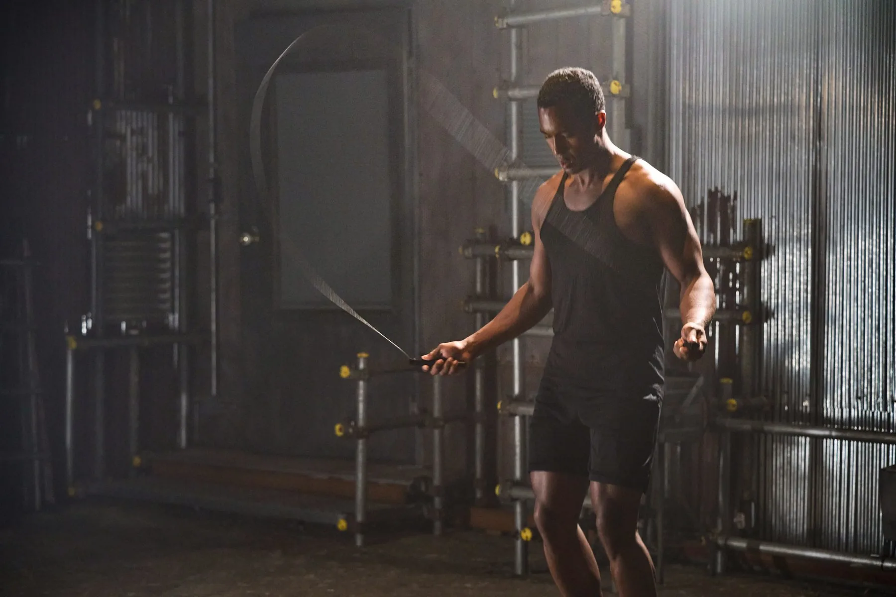 Athlete training with Raynolse jump rope